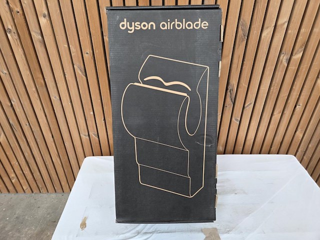 1 dyson airblade - afbeelding 6 van  7