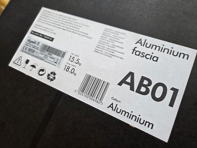 1 dyson airblade - afbeelding 7 van  7