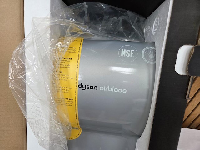 1 dyson airblade - afbeelding 2 van  5