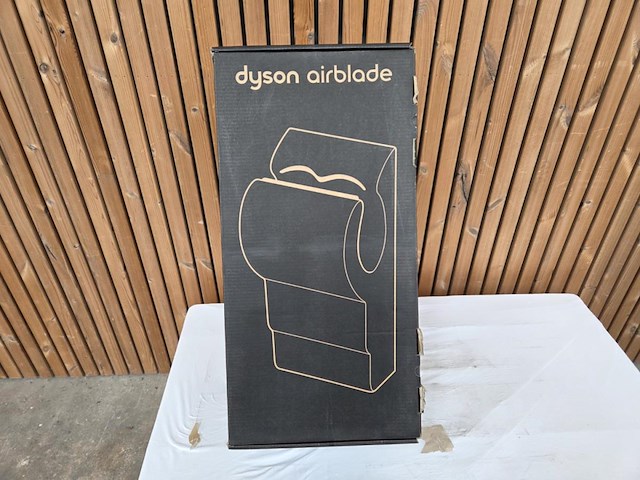1 dyson airblade - afbeelding 4 van  5