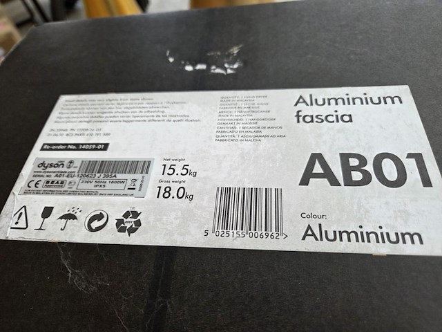 1 dyson airblade - afbeelding 7 van  7