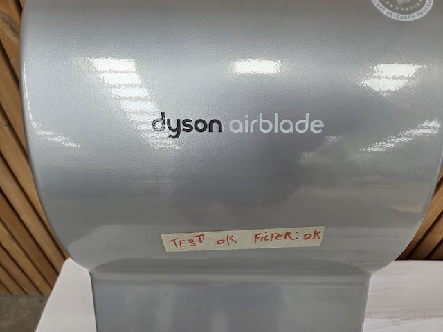 1 dyson airblade - afbeelding 2 van  8