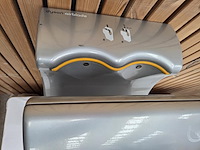 1 dyson airblade - afbeelding 5 van  8