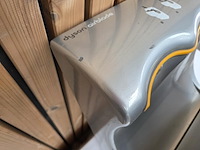1 dyson airblade - afbeelding 6 van  8