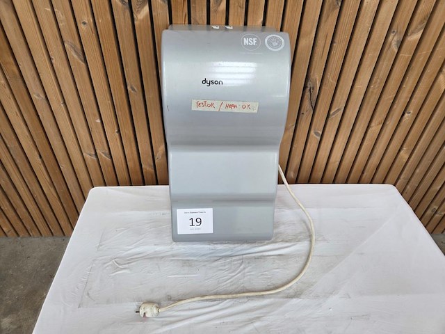 1 dyson airblade - afbeelding 1 van  6
