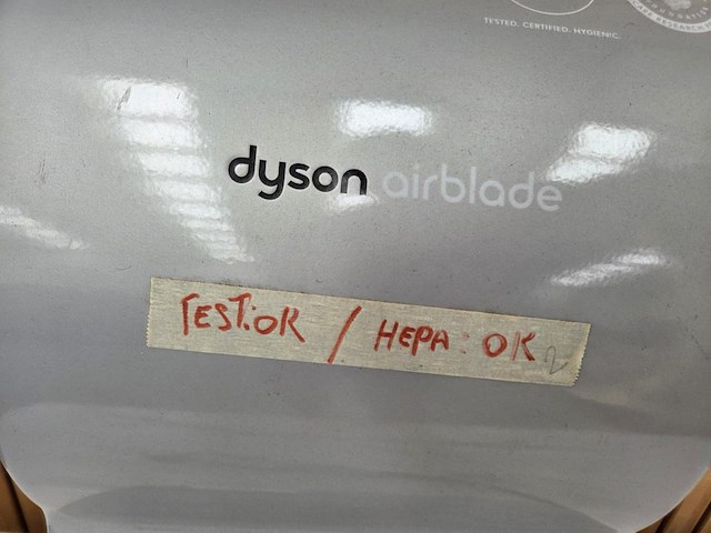 1 dyson airblade - afbeelding 3 van  6