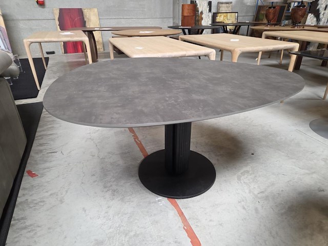 1 eetkamertafel steely - afbeelding 1 van  8