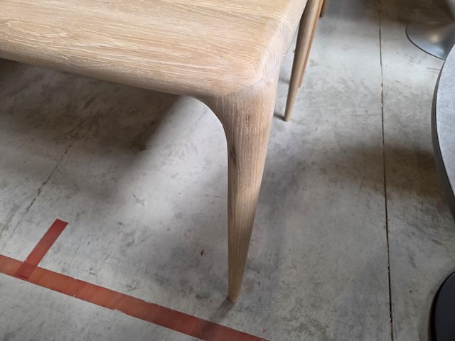 1 eikenhouten eetkamertafel adinda 160/100 artisan - afbeelding 5 van  6