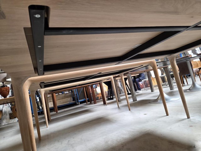 1 eikenhouten eetkamertafel adinda 160/100 artisan - afbeelding 6 van  6