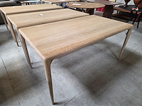 1 eikenhouten eetkamertafel adinda 160/100 artisan - afbeelding 1 van  6