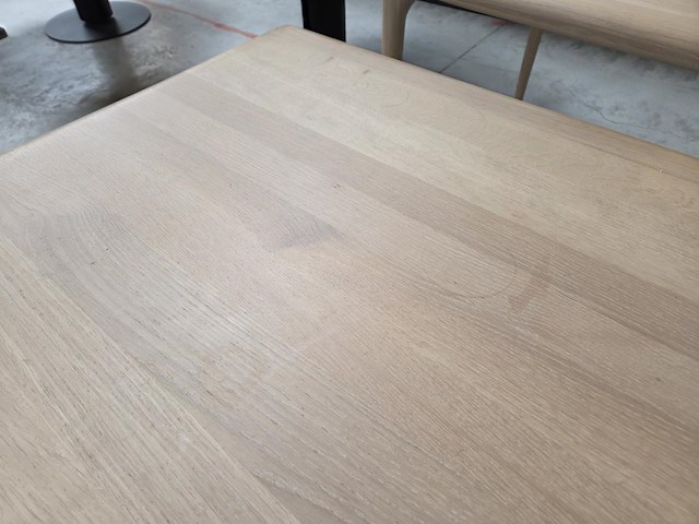 1 eikenhouten eetkamertafel alinda artisan - afbeelding 3 van  7