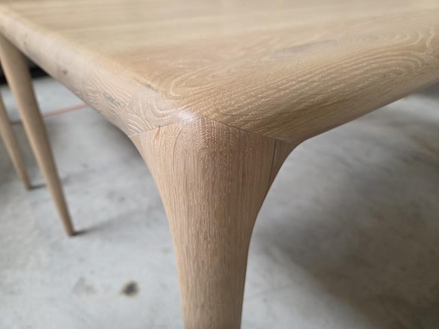 1 eikenhouten eetkamertafel alinda artisan - afbeelding 5 van  7