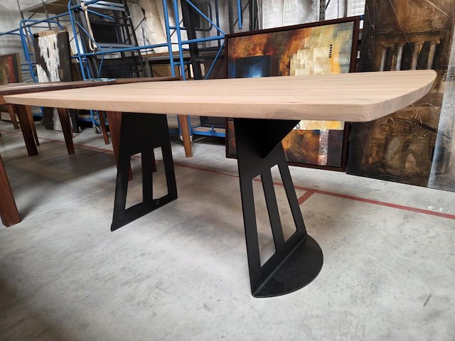 1 eikenhouten eetkamertafel met metalen onderstal bryan - afbeelding 2 van  8