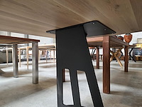 1 eikenhouten eetkamertafel met metalen onderstal bryan - afbeelding 7 van  8