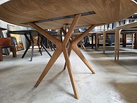1 eikenhouten ronde tafel abina dia 140 cm artisan - afbeelding 3 van  5
