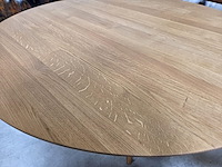 1 eikenhouten ronde tafel abina dia 140 cm artisan - afbeelding 3 van  6