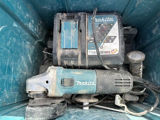 1 elektrische haakse slijper makita 9558hnr - afbeelding 1 van  1