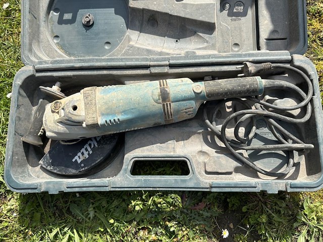 1 elektrische haakse slijper makita ga9030k - afbeelding 1 van  1