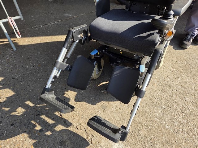 1 elektrische rolstoel puma40 - afbeelding 7 van  12