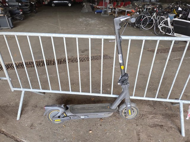 1 elektrische step - afbeelding 1 van  3