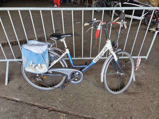 1 fiets - afbeelding 1 van  2