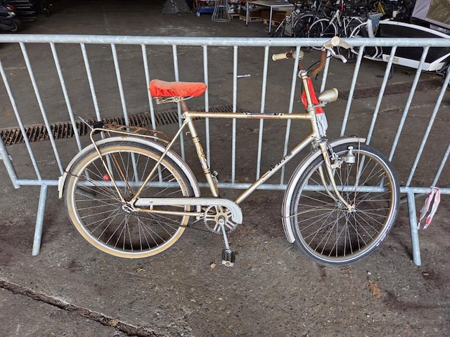 1 fiets - afbeelding 1 van  3