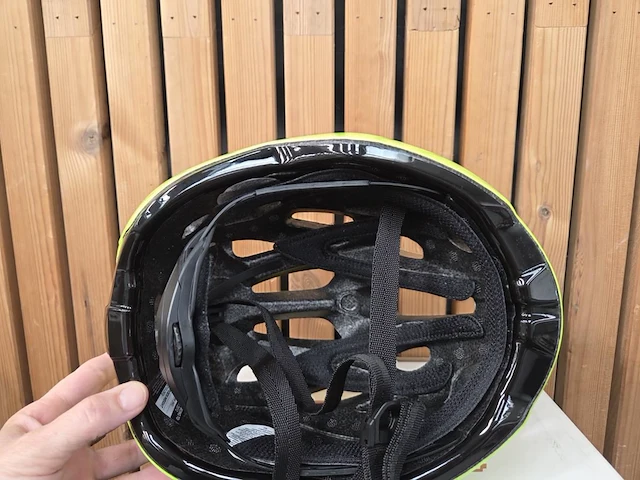 1 fietshelm geel medium - afbeelding 7 van  10