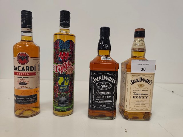 1 fles baccardi spiced rum, 1 fles wilderen wiggle likeur, 1 fles jack daniels 1l, 1 fles jack daniels tennessee honey likeur 1l - afbeelding 1 van  6