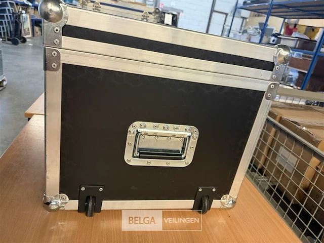 1 flightcase (muurprojector) - afbeelding 3 van  5