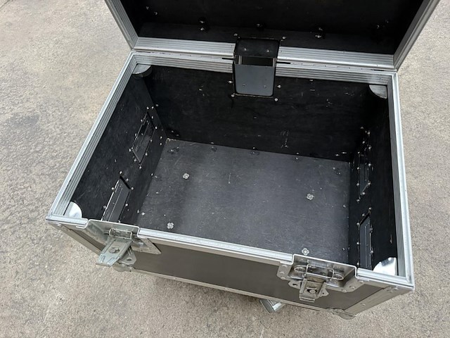 1 flightcase - afbeelding 4 van  7
