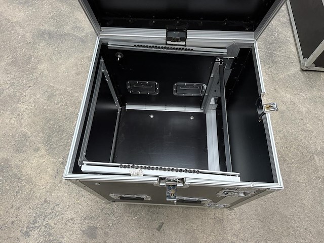 1 flightcase - afbeelding 4 van  7