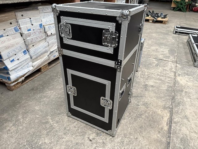 1 flightcase - afbeelding 3 van  8