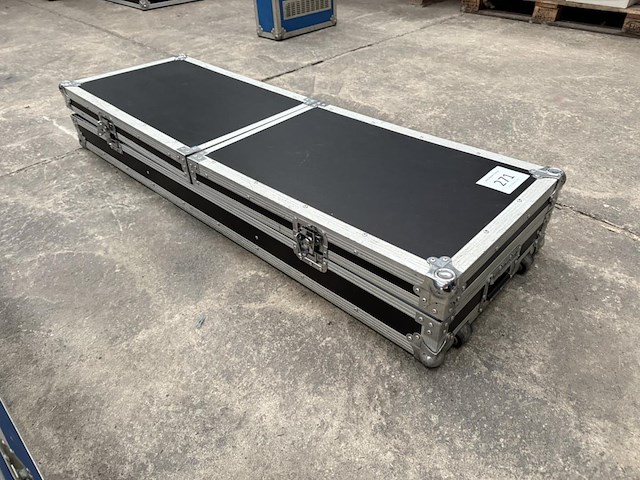 1 flightcase - afbeelding 1 van  8
