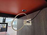 1 formicahouten presentatietafel met glazen open kast met verlichting - afbeelding 3 van  9