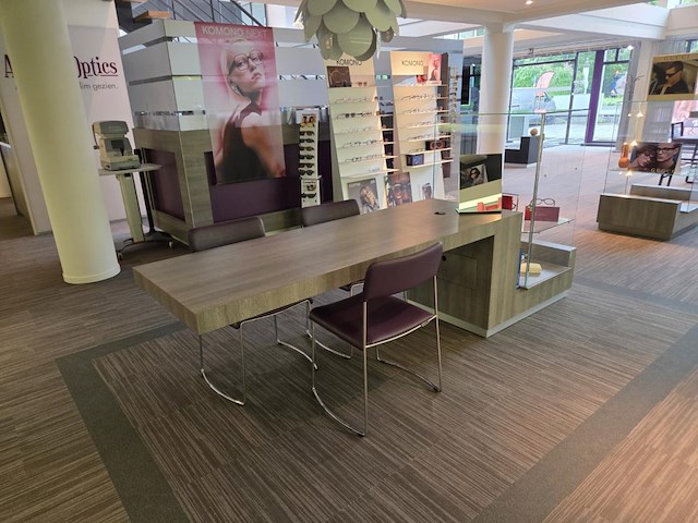 1 formicahouten presentatietafel met glazen open kast met verlichting - afbeelding 3 van  11