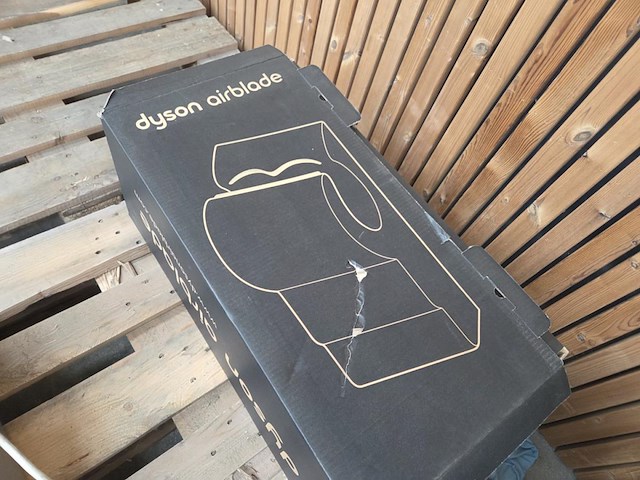 1 gedemonteerde dyson airblade - afbeelding 3 van  11