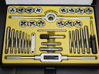 1 gereedschapskoffer, 61 diverse stuks gereedschap - afbeelding 2 van  5