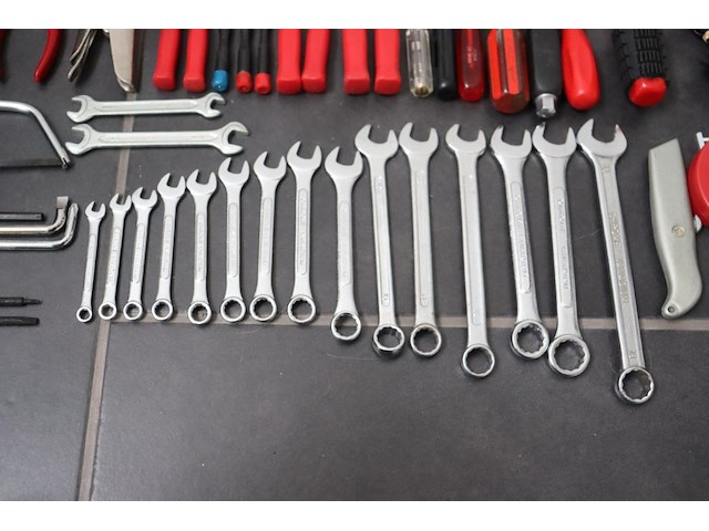 1 gereedschapskoffer, 61 diverse stuks gereedschap - afbeelding 5 van  5