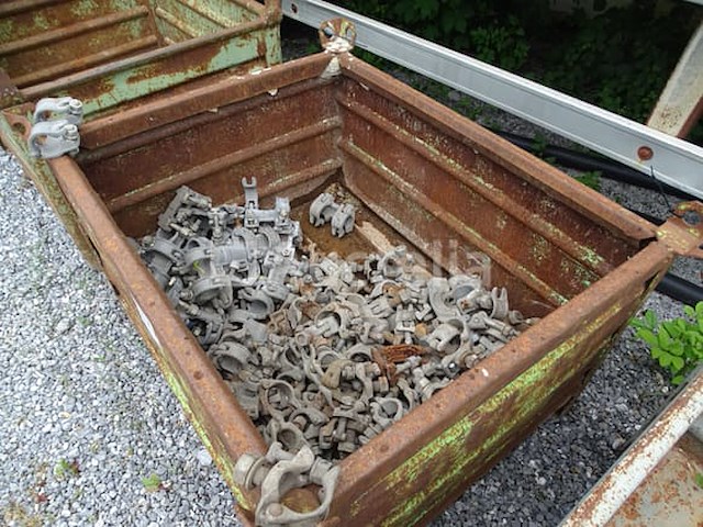 1 gesloten contourtray met grote set enkel- en dubbele bevestigingen - afbeelding 2 van  8