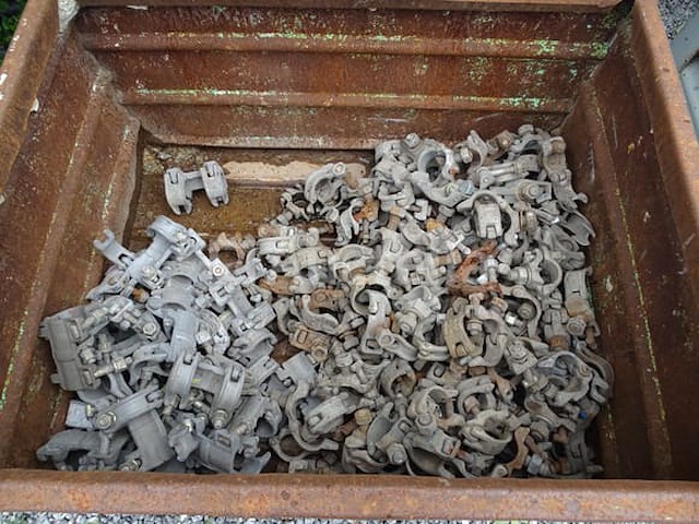 1 gesloten contourtray met grote set enkel- en dubbele bevestigingen - afbeelding 7 van  8