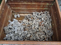 1 gesloten contourtray met grote set enkel- en dubbele bevestigingen - afbeelding 7 van  8