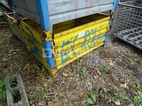 1 gesloten contourtray met verwijderbare deur
