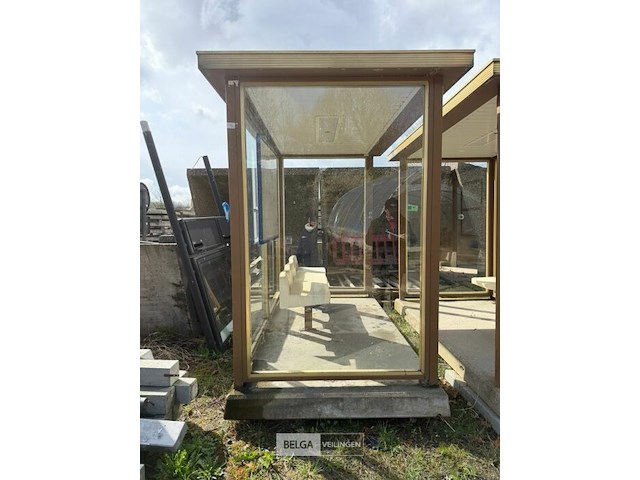 1 glazen bushokje - afbeelding 1 van  2