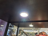 1 glazen vitrinekast met verlichting - afbeelding 3 van  4