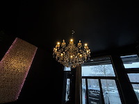 1 goudkleurige kroonluchter