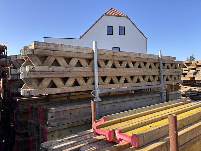 1 groot lot planken, balken, stuttingsmateriaal - afbeelding 3 van  8