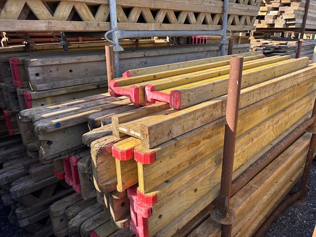 1 groot lot planken, balken, stuttingsmateriaal - afbeelding 4 van  8