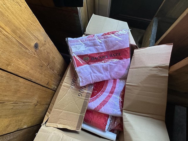 1 groot lot promomateriaal bacardi - afbeelding 10 van  10