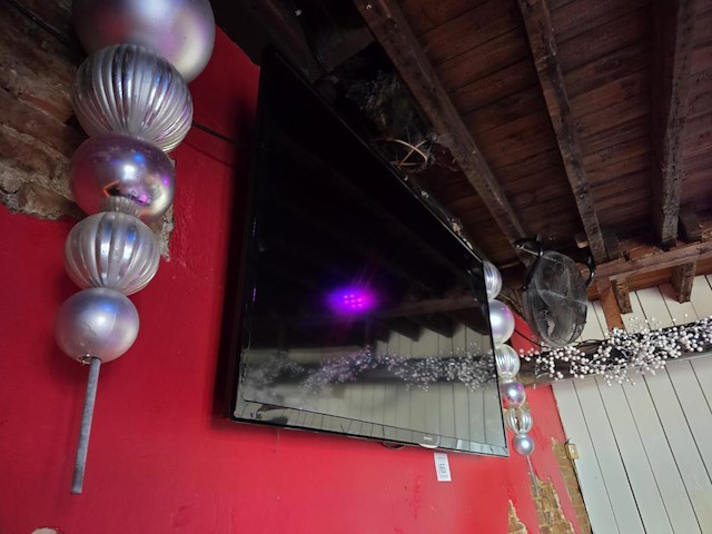 1 groot tv scherm medion - afbeelding 3 van  3