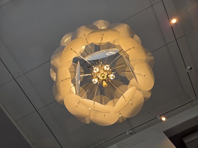 1 grote bloemvormige lamp discoco by christophe mathieu for marset - afbeelding 3 van  6